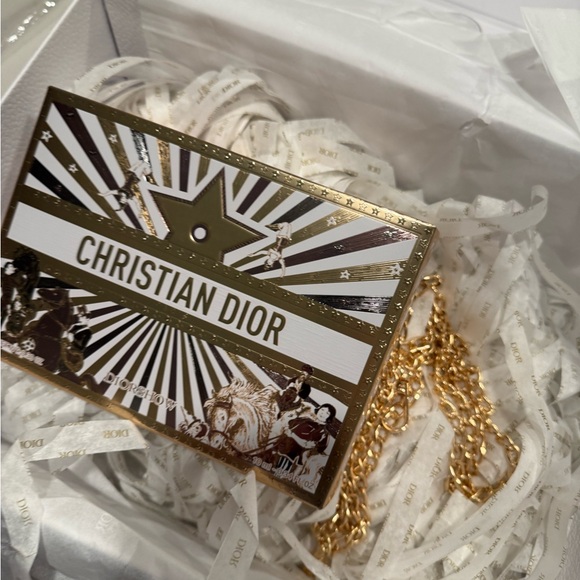 NWT Diorshow Volume and Definition
Essentials Holiday 2025 Gift Set - Picture 5 of 8